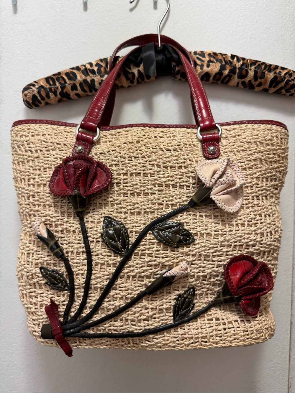 BRIGHTON Beverly Straw Floral Handbag/Tote Deep Red Leather Bag Heart Detail - Picture 2 of 10
